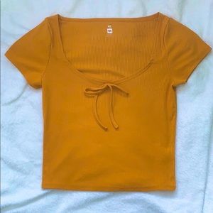 mustard yellow croptop 🧡